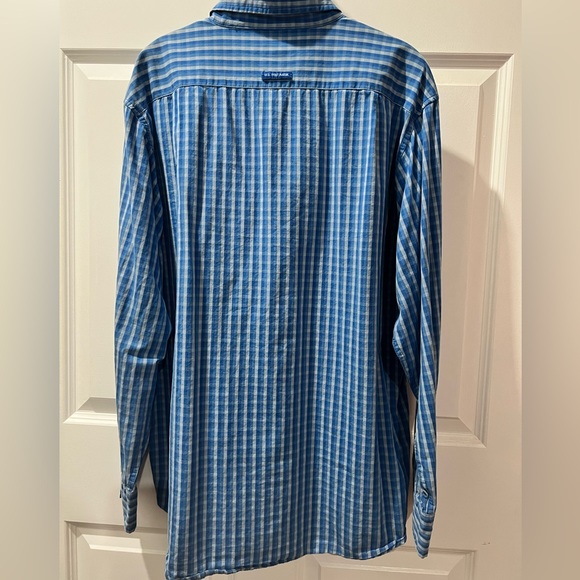 MUST BUNDLE Men’s Polo Button down - Picture 2 of 3